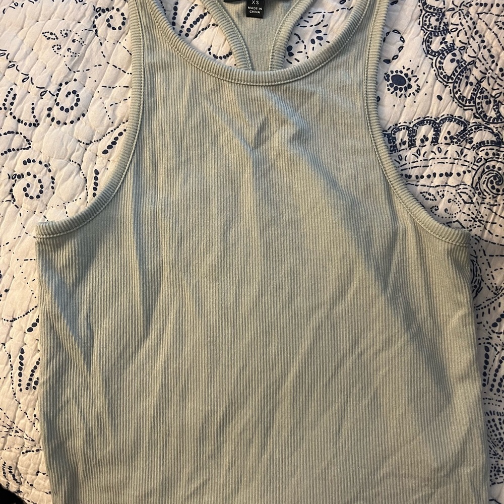 Women's Ribbed Lulus Crop Top - XS